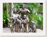 Steve Irwin mit Familie.JPG